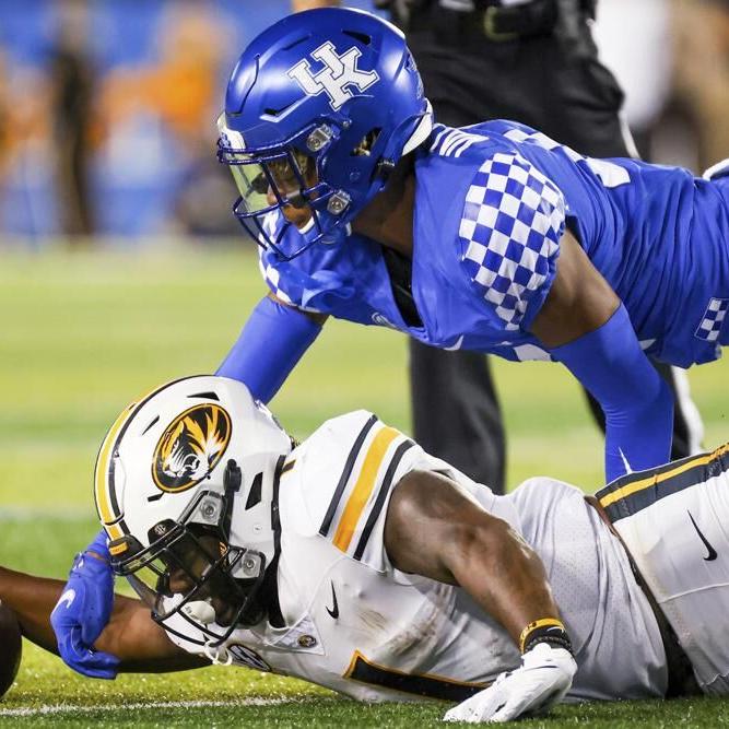 Kentucky defensive back Carrington Valentine.jpeg